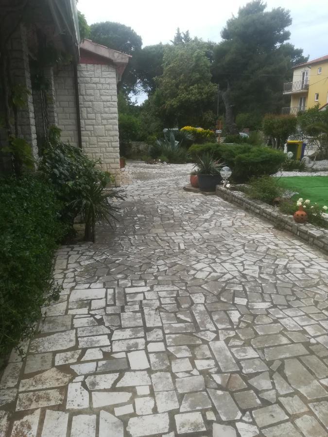 Villa Edward Premantura Extérieur photo